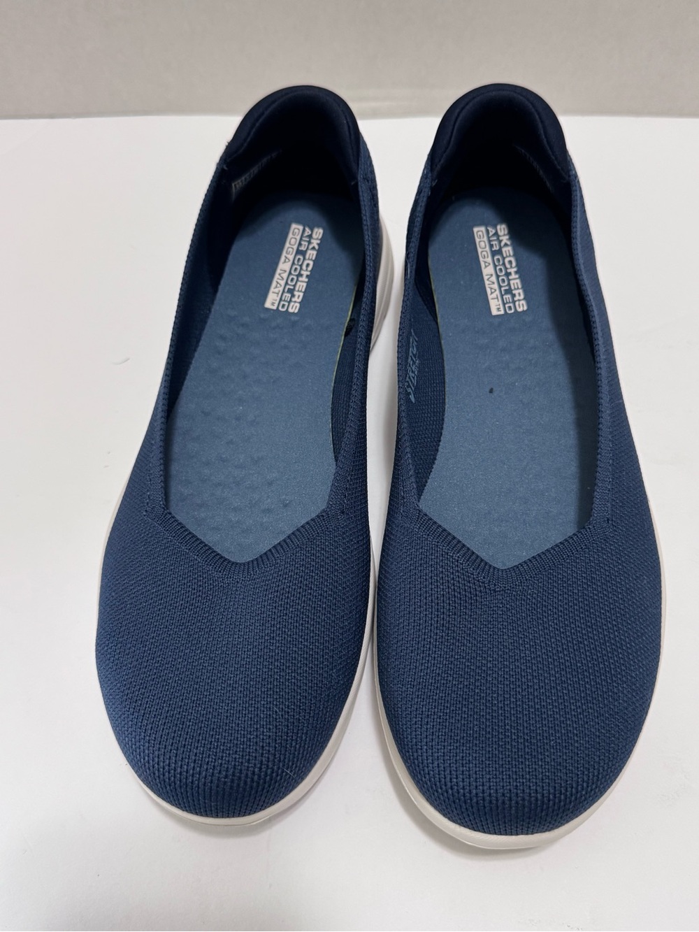 Skechers Goga Mat Stretch Fit slip on Women’s Size 10